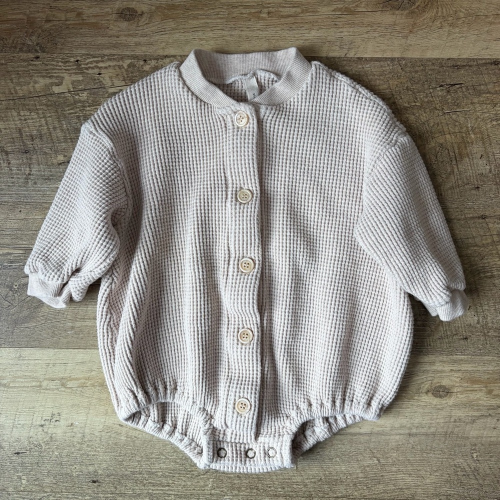 La Camel 6M Cotton Blend Waffle Knit Button Detail Romper Onesie Minimalist